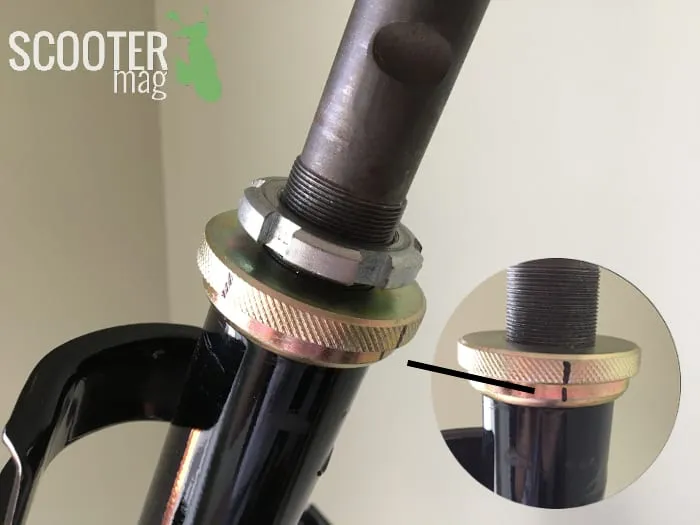 Entretien de la fourche scooter : changer ses roulements