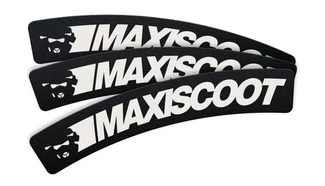 Décorez vos pneus grâce à l’autocollant Maxiscoot !