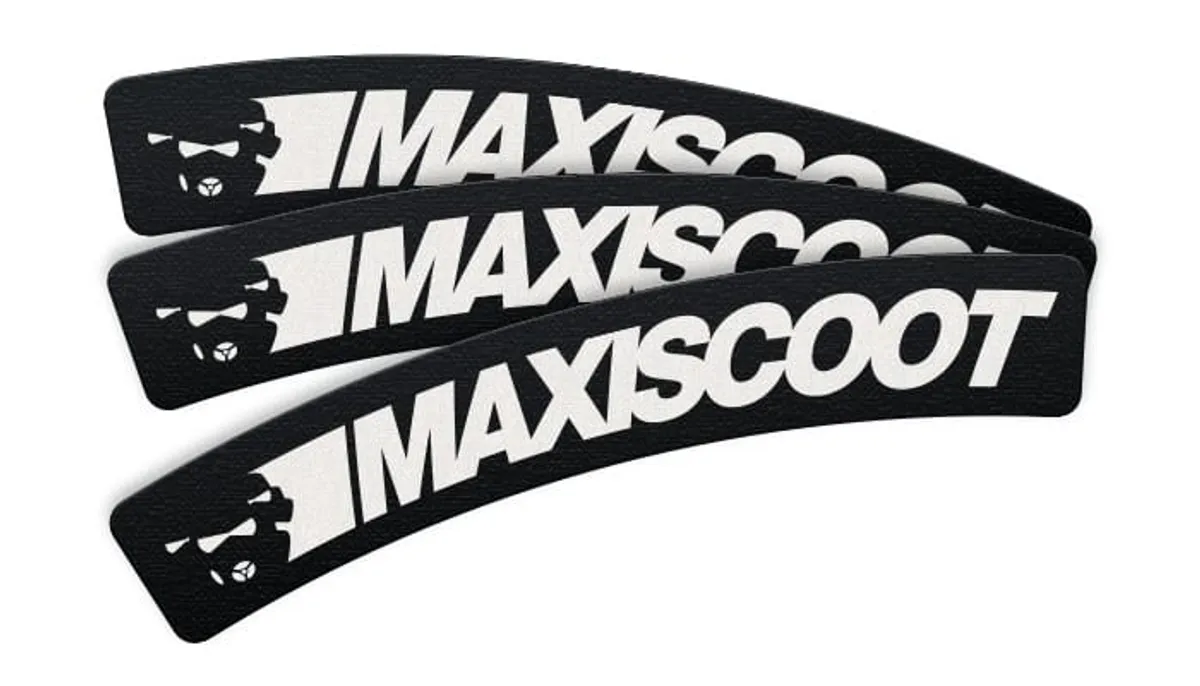 Décorez vos pneus grâce à l’autocollant Maxiscoot !
