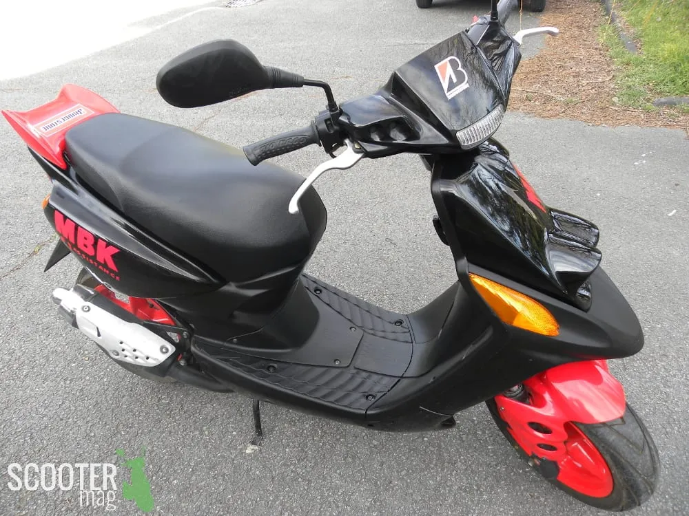 MBK Booster F1 Assistance Bridgestone