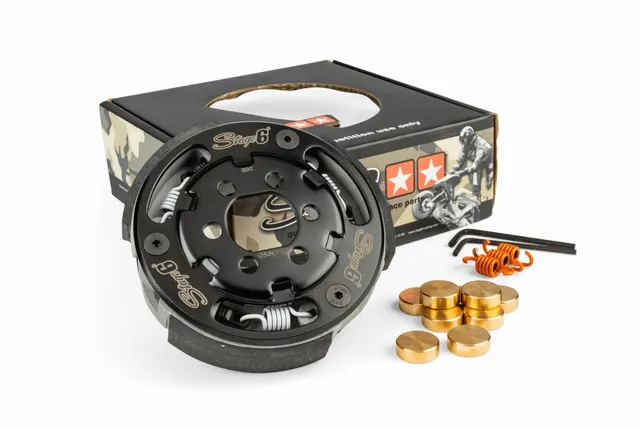 Embrayage Stage6 Torque Control 112mm avec ses trois mâchoires épaisses vu de face