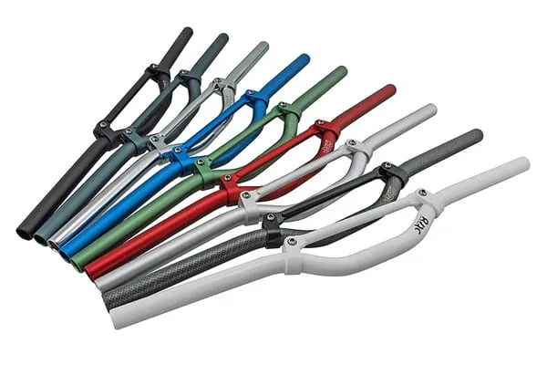 Guidon Street Str8 : effet racing garanti !