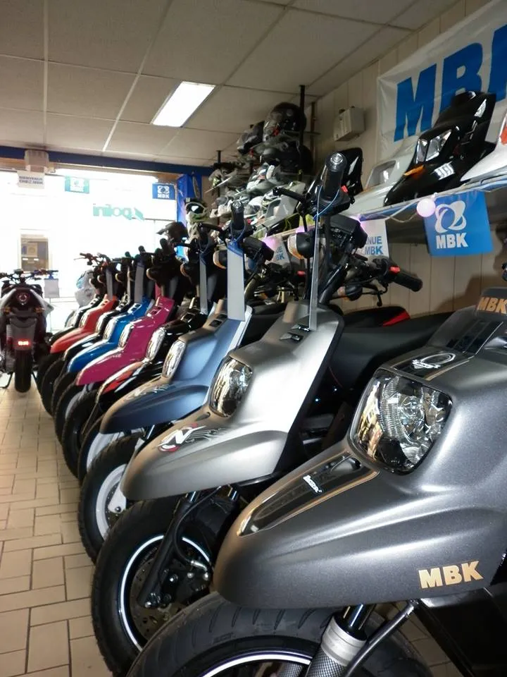 Photos MBK Booster et YAMAHA BW’s d’époque