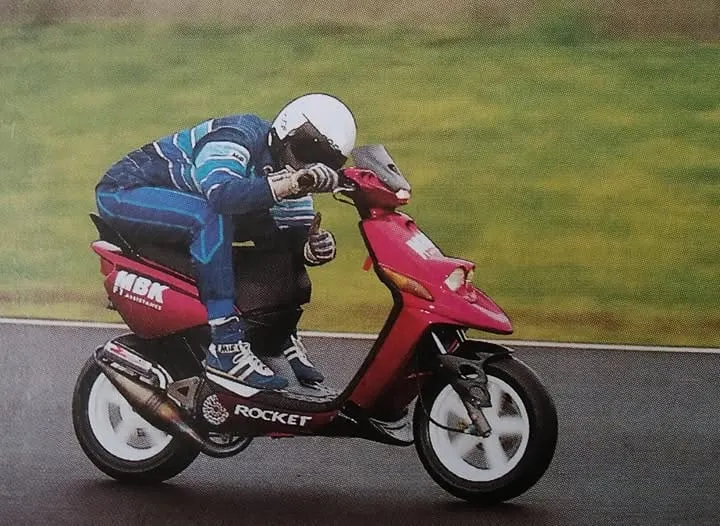 Photos MBK Booster et YAMAHA BW’s d’époque