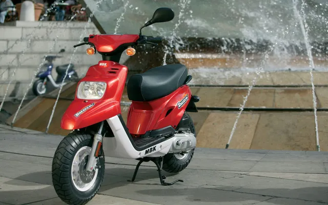 Booster Spirit : le scooter star par MBK