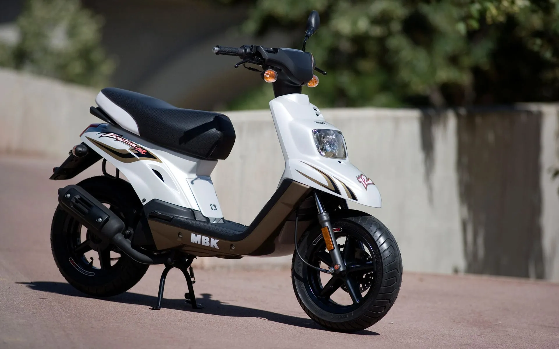Booster Spirit : le scooter star par MBK