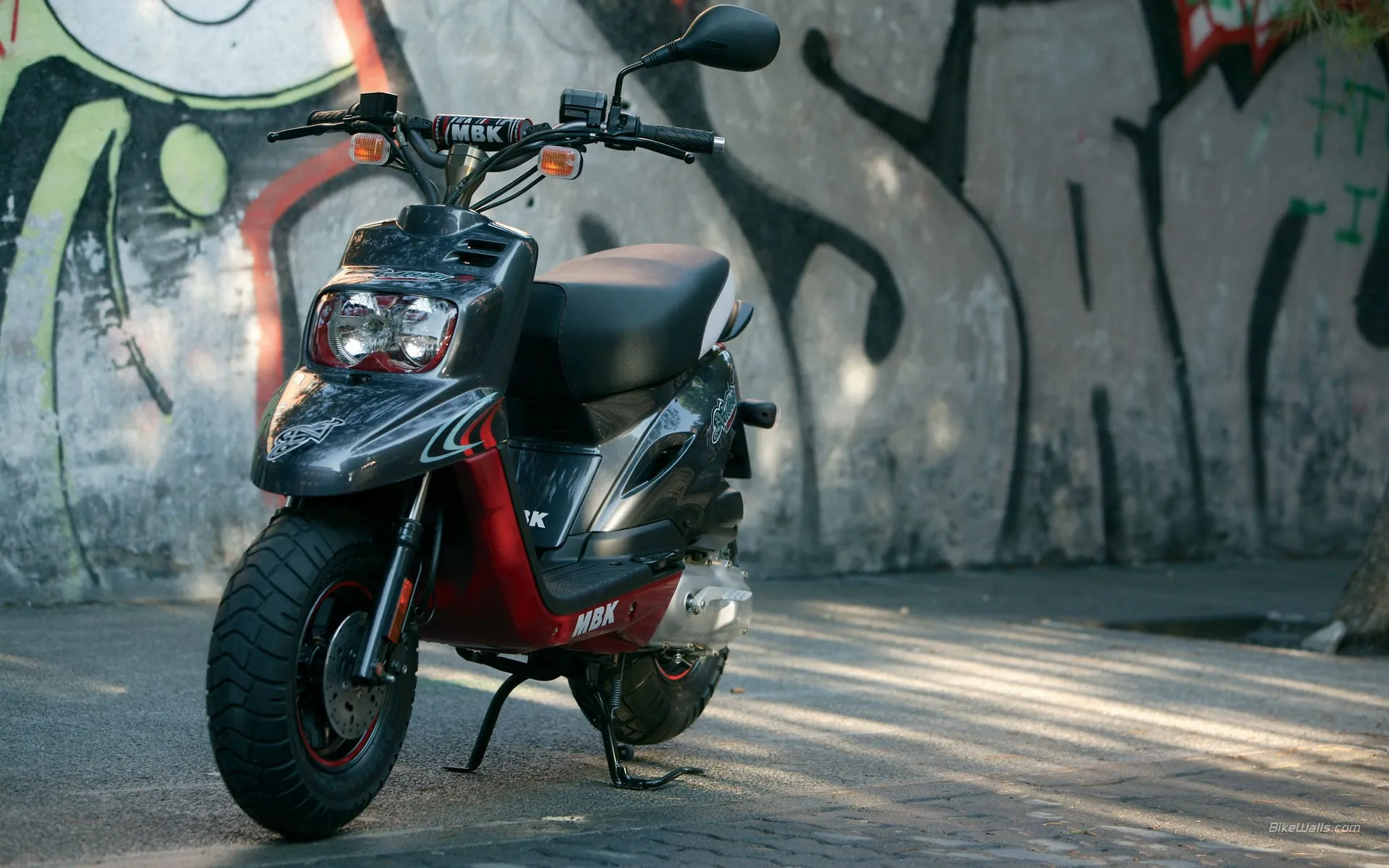 Booster Spirit : le scooter star par MBK