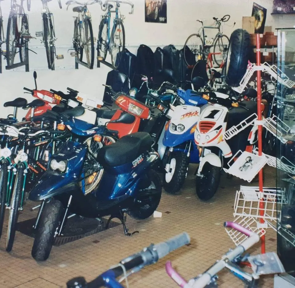Photos MBK Booster et YAMAHA BW’s d’époque