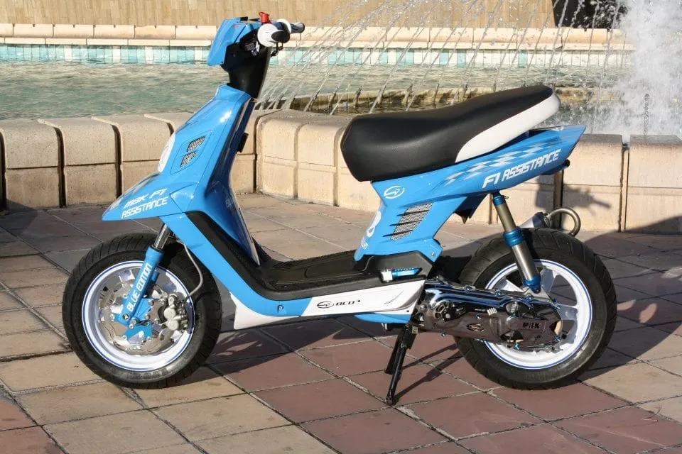 Booster Spirit : le scooter star par MBK