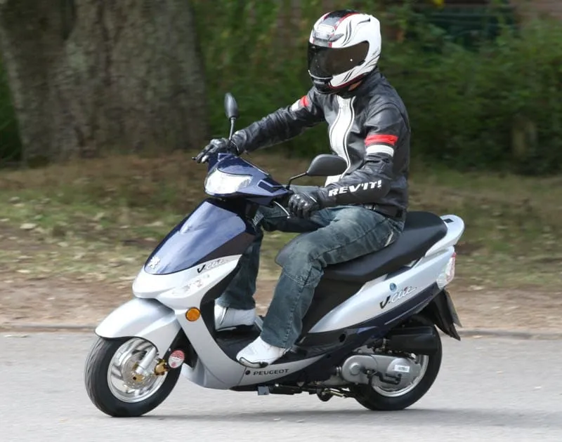 Peugeot V-Clic : le scooter citadin low-cost