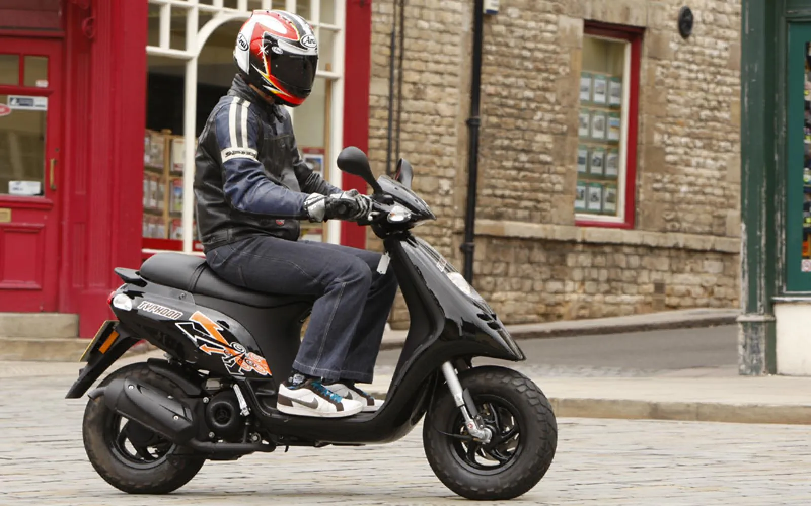 Tout ce que vous devez savoir sur le Piaggio Typhoon