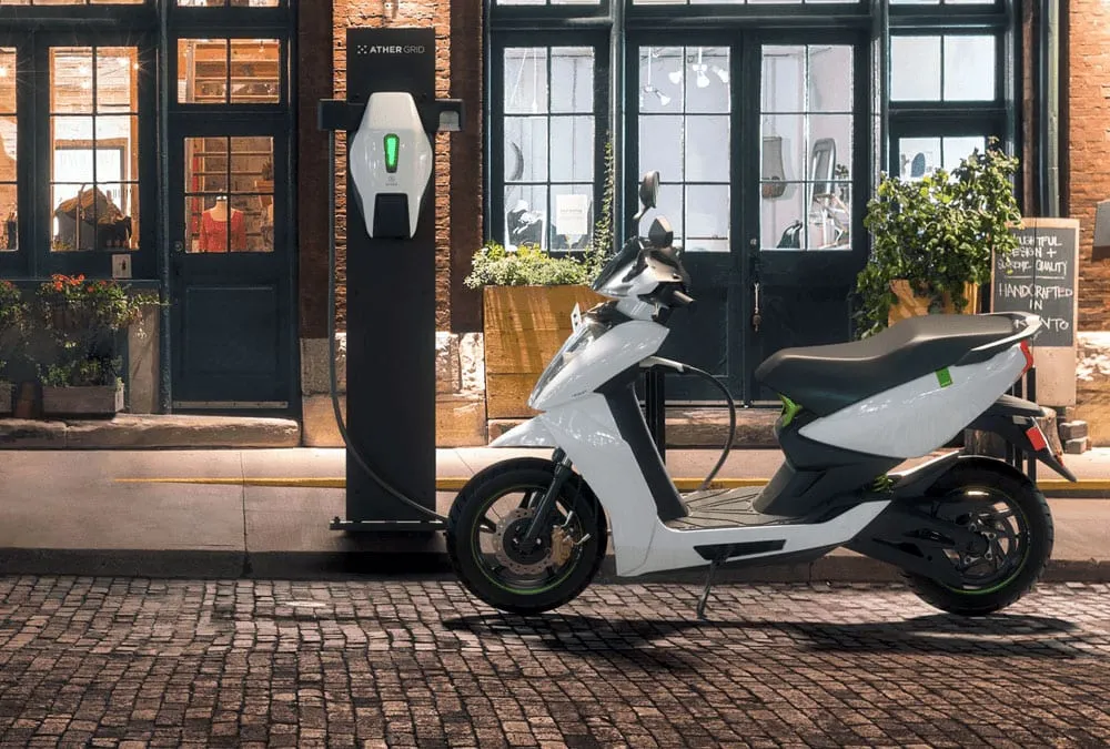 Scooter électrique vs thermique : avantages et inconvénients