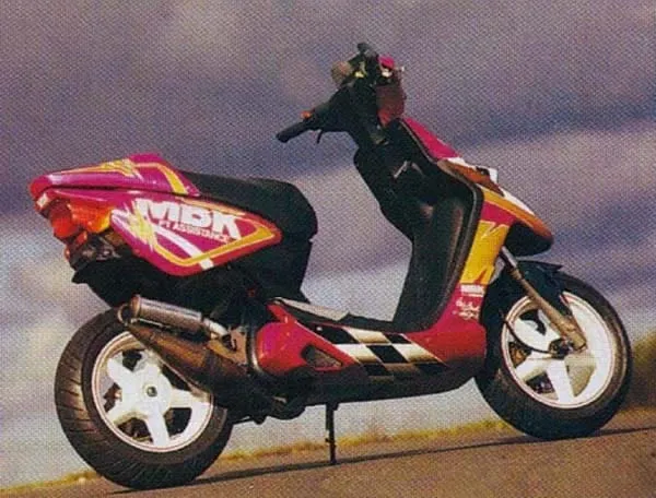 Photos MBK Booster et YAMAHA BW’s d’époque