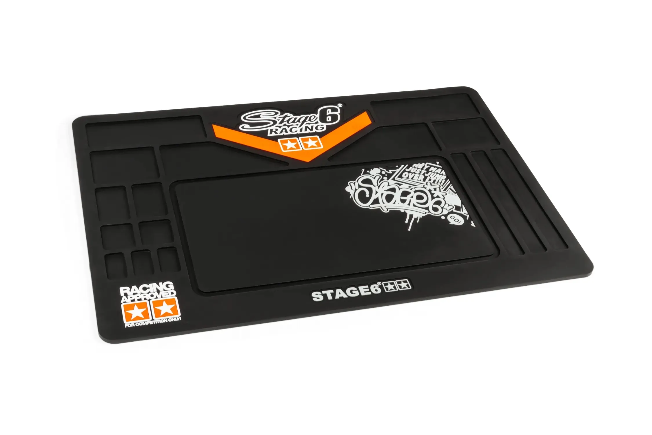 Tapis de travail Stage6 utilisé pour le montage de pièces moteur de scooter